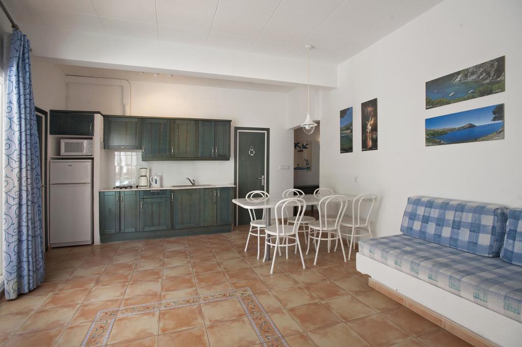 Apartaments El Berganti En Canyelles Petites Roses Exterior photo